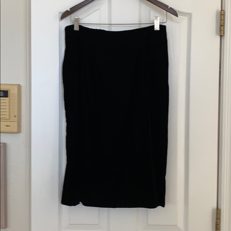 Brooks Bro’s Black Velvet Pencil Skirt Size 14